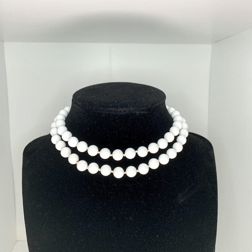 Vintage white beaded necklace by Napier